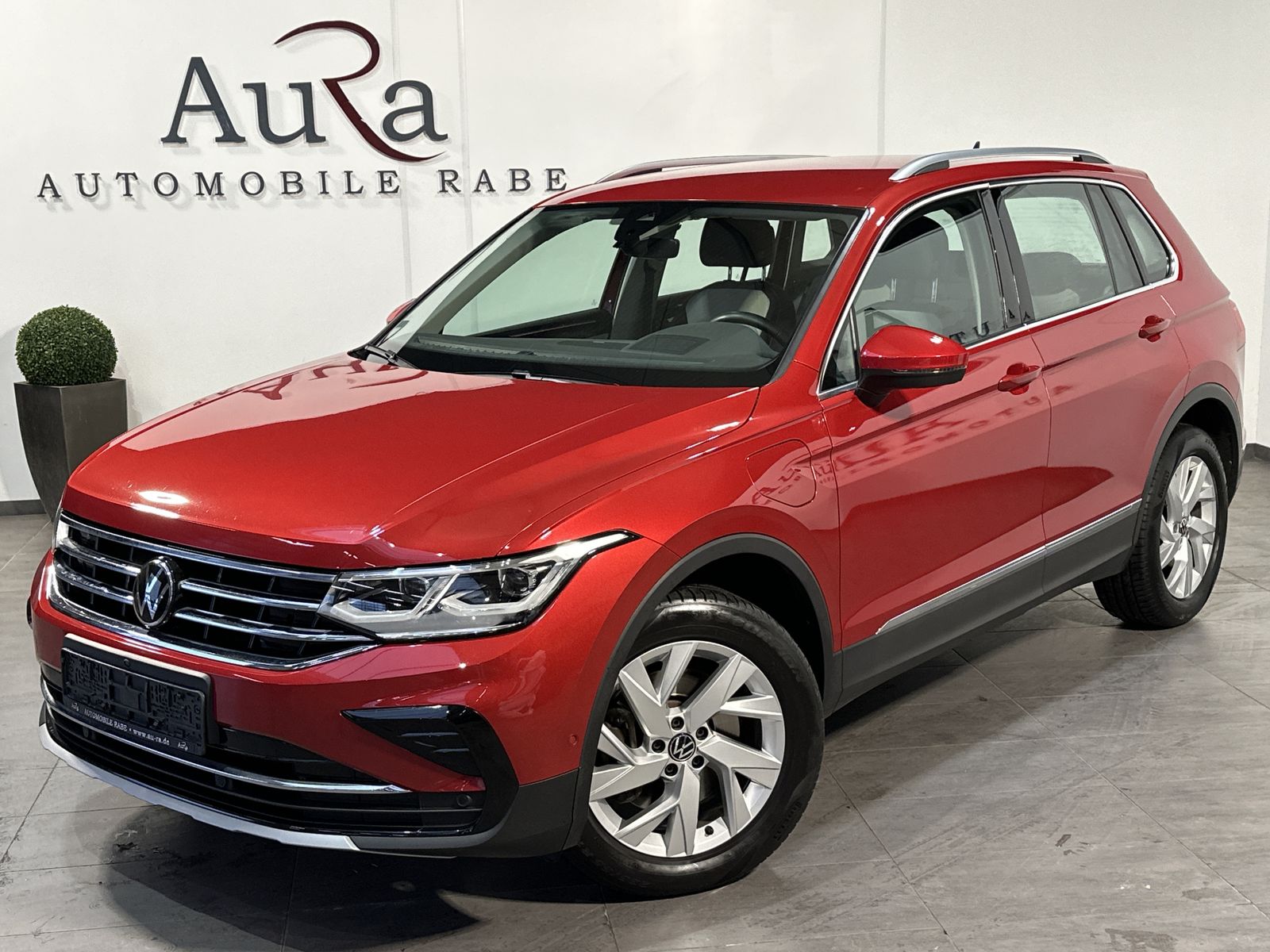 Fahrzeugabbildung Volkswagen Tiguan Elegance eHybrid NAV+LED+HEADUP+KAMERA+PP