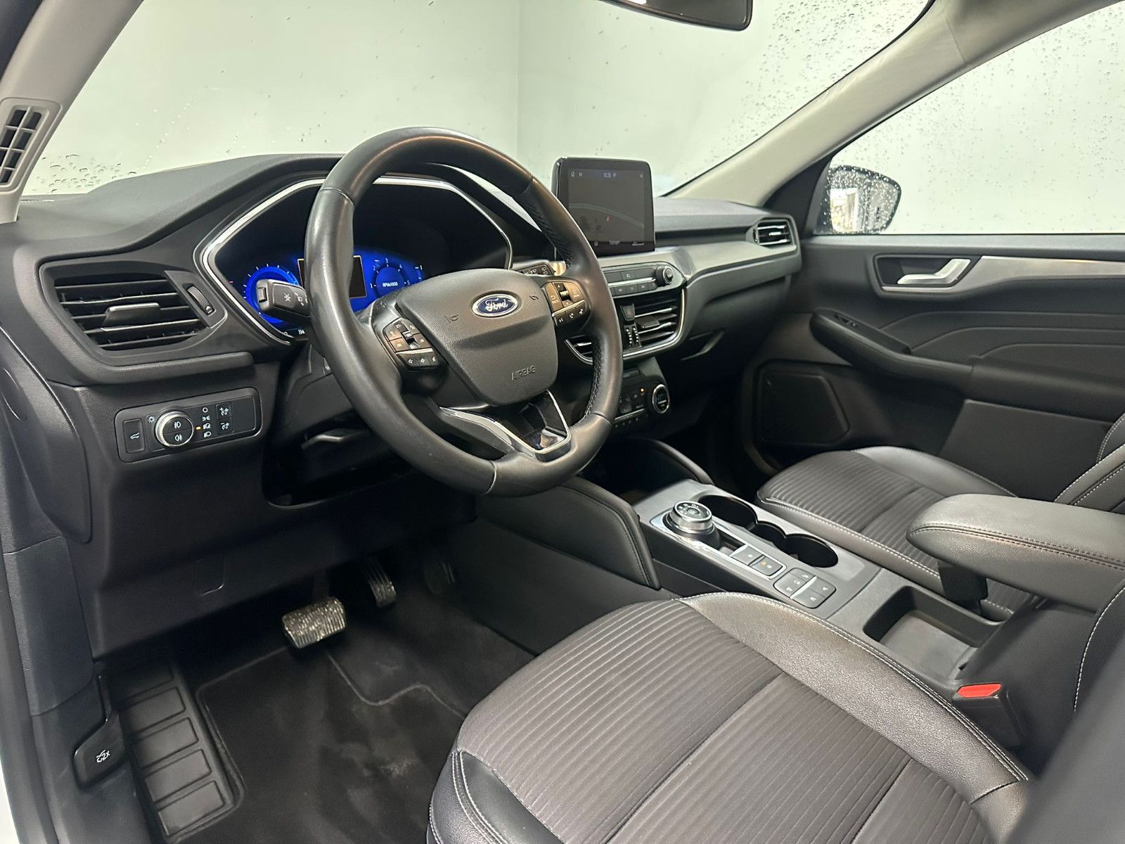 Fahrzeugabbildung Ford Kuga 1,5 EcoBlue Titanium X AUTOMATIC*AHK*KAMERA