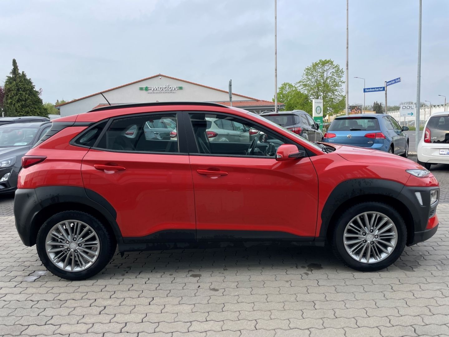 Fahrzeugabbildung Hyundai KONA Trend Klima Kamera Spurhalteass Tempomat