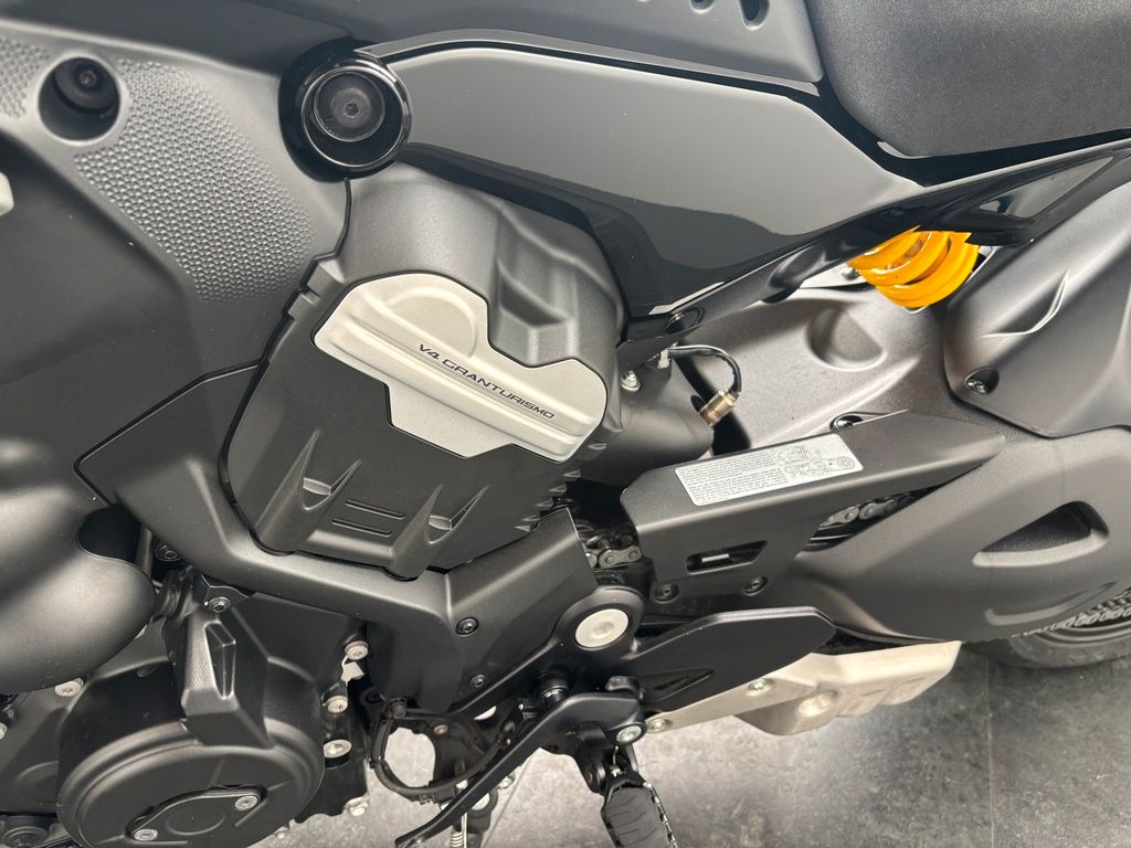 Fahrzeugabbildung Ducati DIAVEL V4 *1. HAND *TOP-ZUSTAND