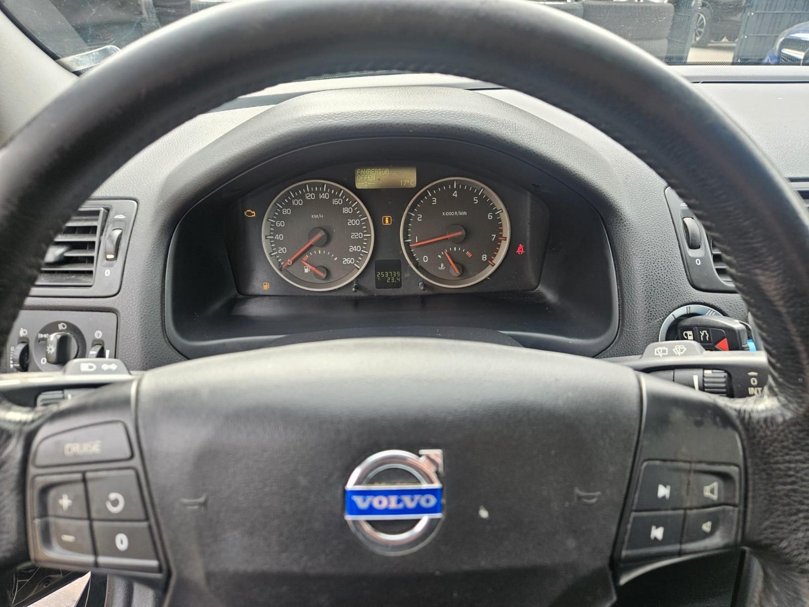 Volvo V50 2004 — photo 16