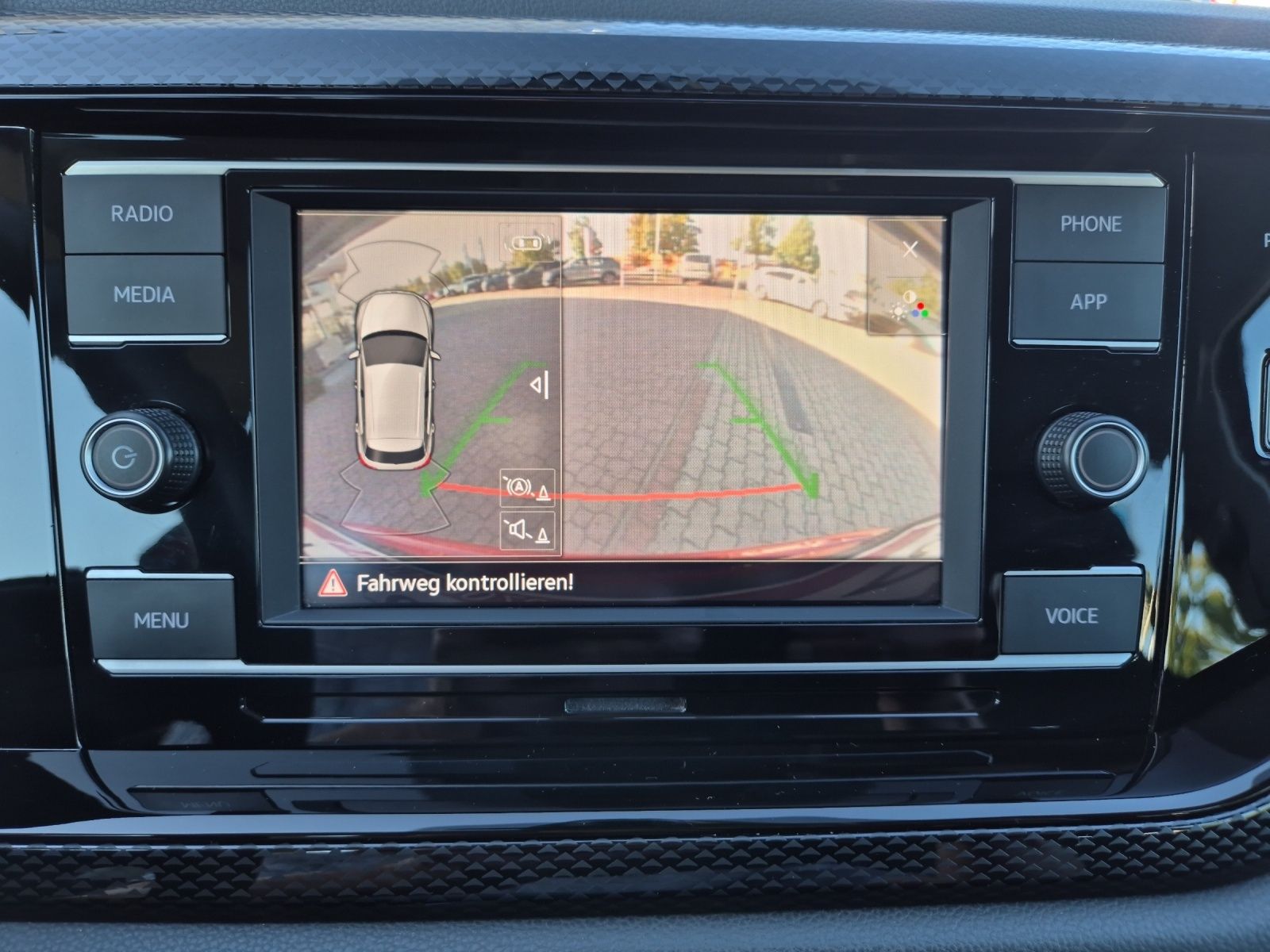 Fahrzeugabbildung Volkswagen Taigo TSI Life LED AID ACC RFK SH LM