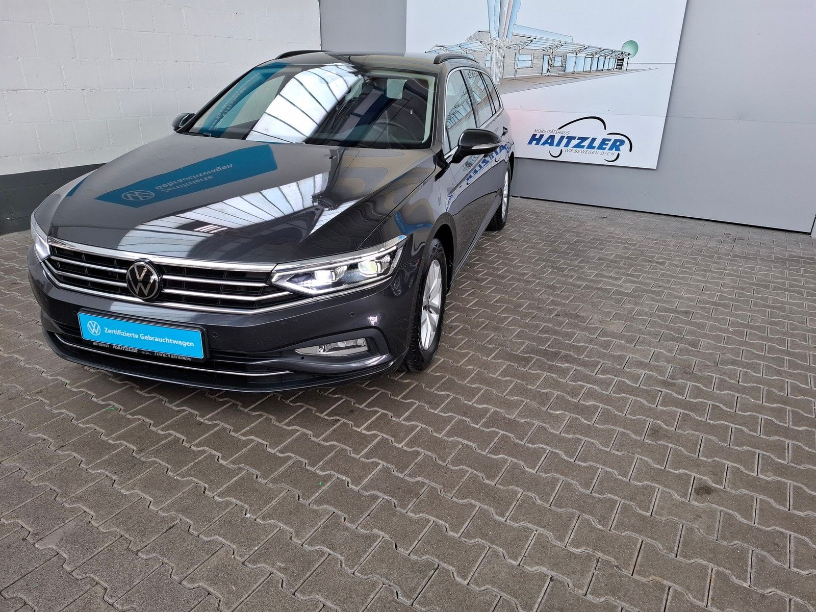 Fahrzeugabbildung Volkswagen Passat Var. Business 1.5 TSI DSG +LED +Tempomat