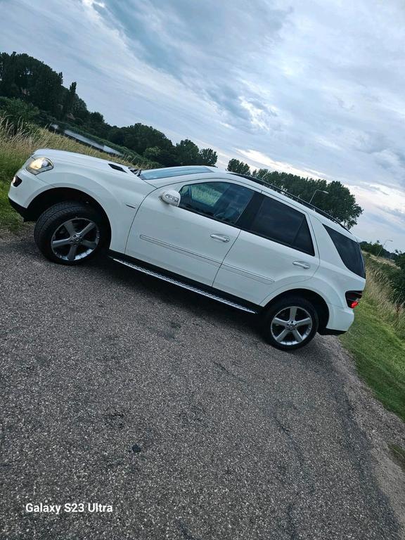 Mercedes-Benz ML 320