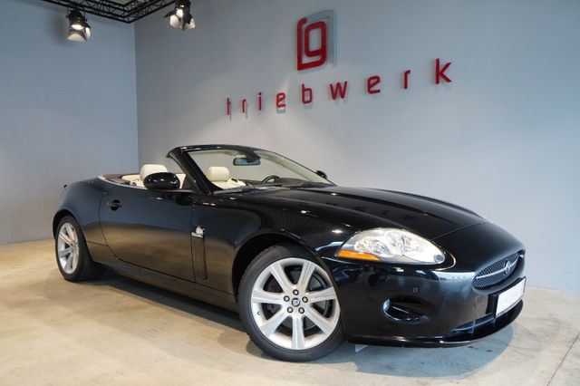 Jaguar XK Cabriolet 4.2 V8-BRD-1HD-U-frei-Top Zust.