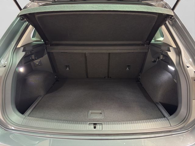 Fahrzeugabbildung Volkswagen Tiguan Move 1,5 TSI DSG+IQ Drive+LED+Cam+Winter