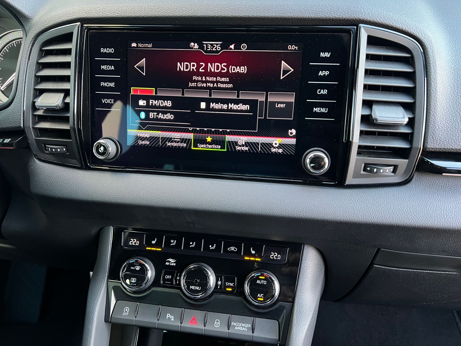 Fahrzeugabbildung SKODA Karoq Sportline 2.0 TSI DSG 4x4*AHK,elekt.Heckkl