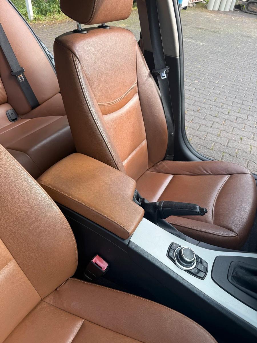 BMW 320 2011 — photo 14