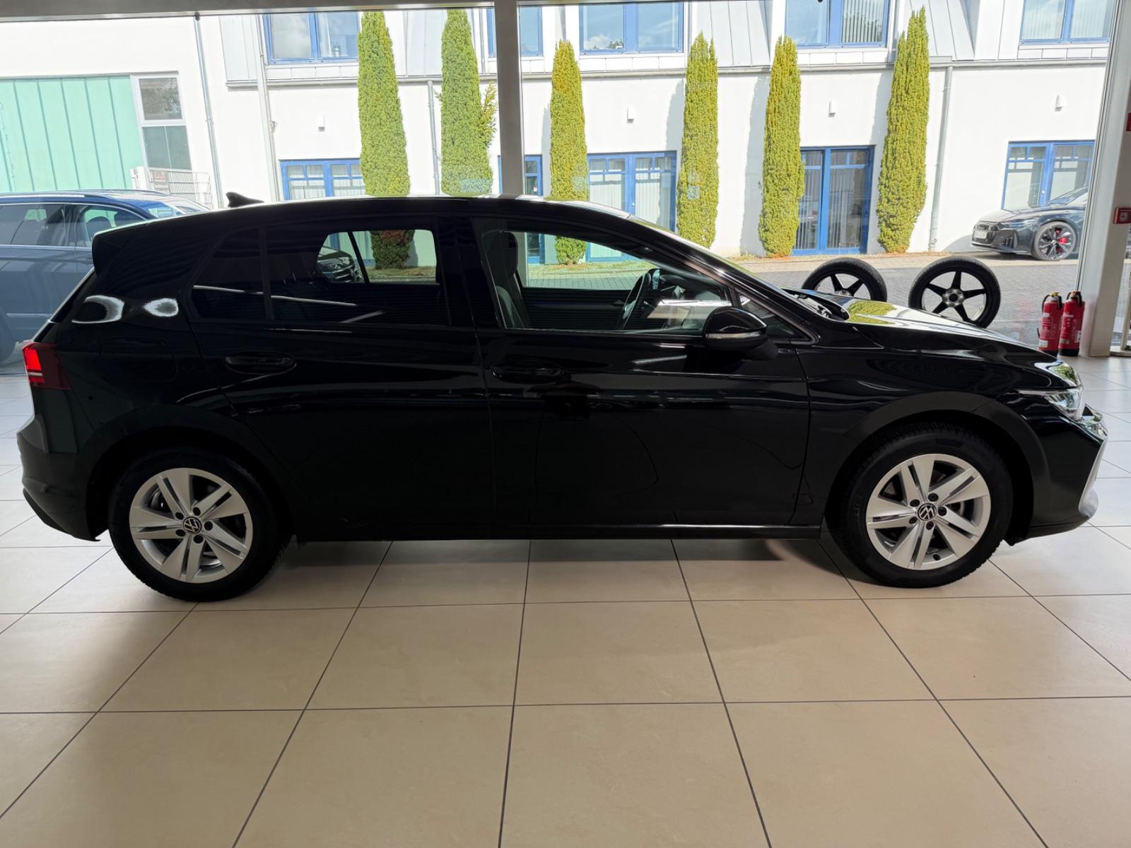 Volkswagen Golf VIII Lim. 1.5 TSI 110 kW Life ACC, миниатюра 4