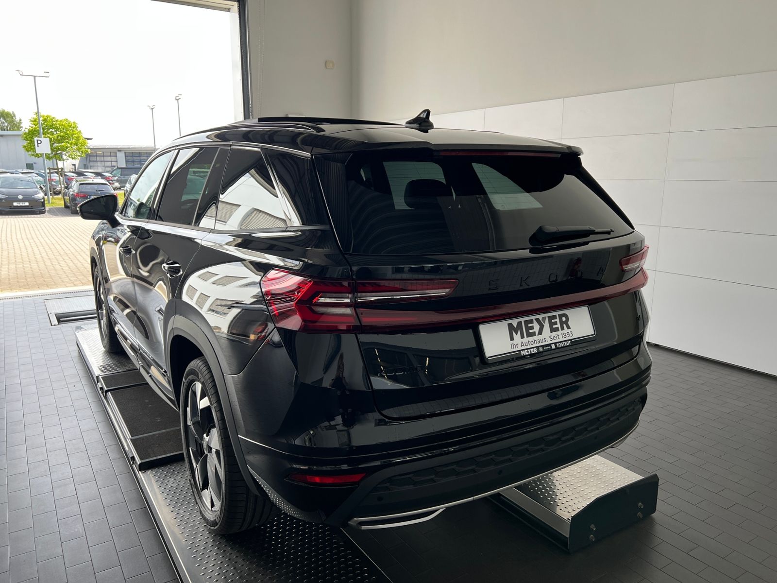 Fahrzeugabbildung SKODA Kodiaq Sportline 1.5 TSI IV DSG *LED, Navi, AHK,
