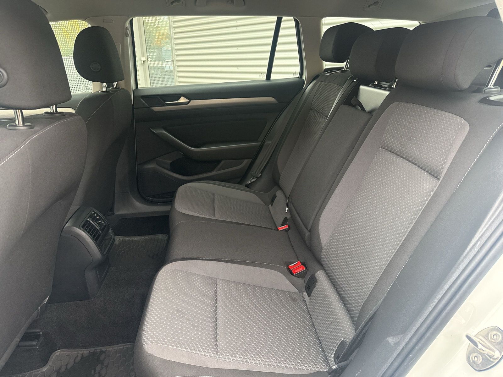 Fahrzeugabbildung Volkswagen Passat Variant 2.0 TDI LED NAVI KAMERA SHZ
