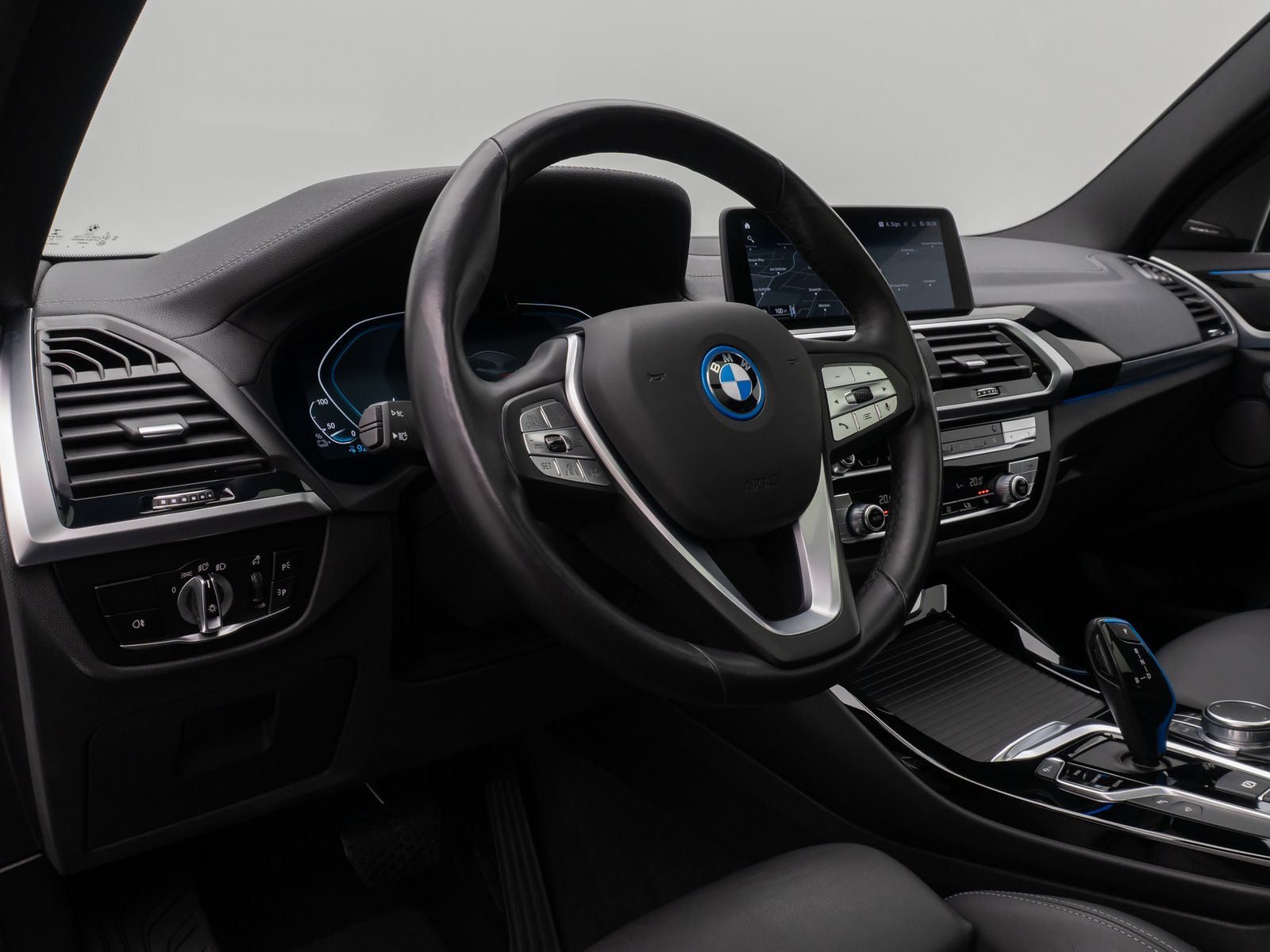 Fahrzeugabbildung BMW iX3 Impressive Alarm H/K 360°HUD Komfort Panoram