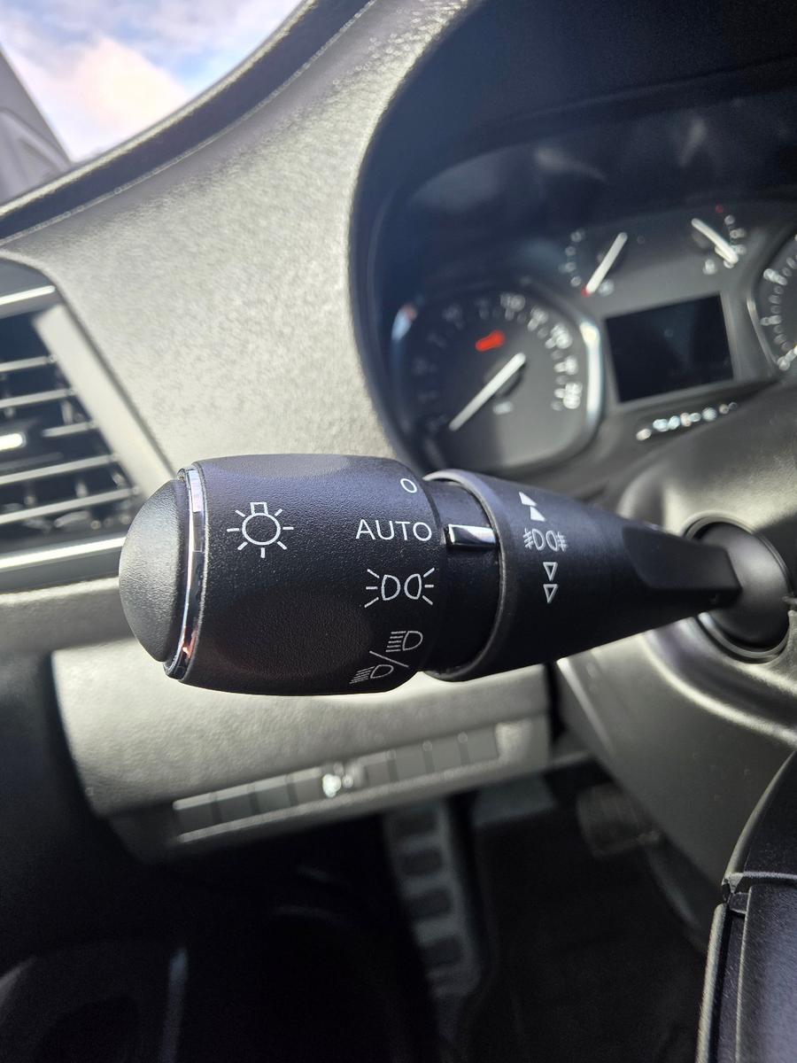 Peugeot Expert Asphalt L2 Automatik (2 x Schiebetür)