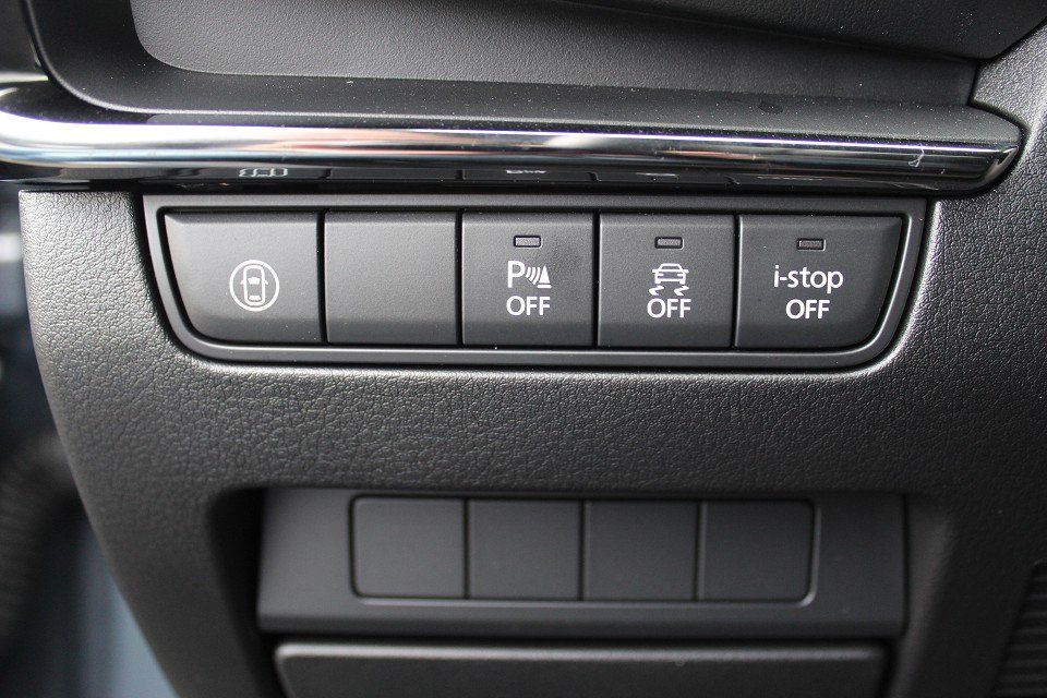 Fahrzeugabbildung Mazda 3 M-Hybrid Selection G-122 ACT-P NAVI ACAA 360°