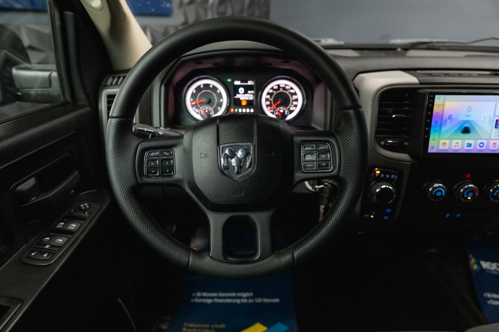 Fahrzeugabbildung Dodge RAM 5.7 V8 HEMI 4x4 OFFROAD Night-Paket LONGBED