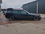 BMW 320i Coupe E36 - BMW 320: Coupe, 320i E36
