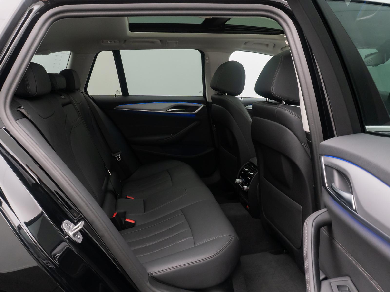 BMW 520d ACC 360°HUD DAB Panorama 4xKlima Komfort