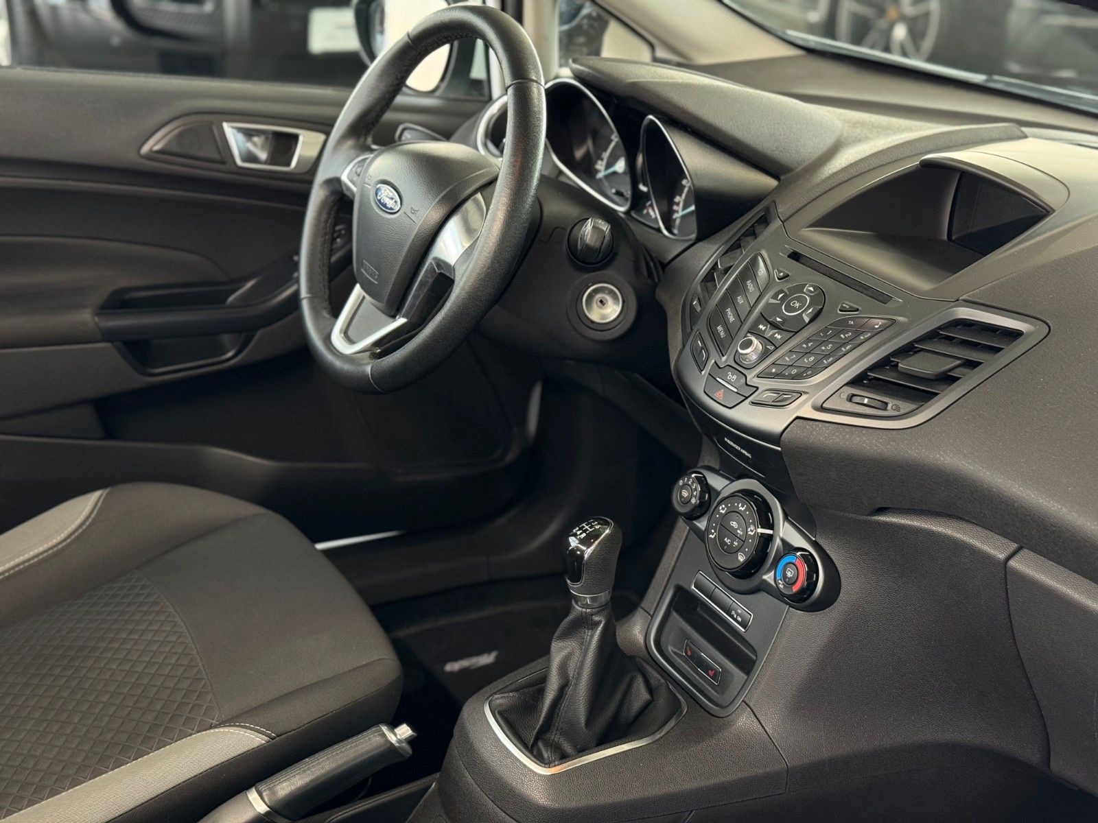 Fahrzeugabbildung Ford Fiesta 1.25 SYNC Edition  "GARANTIE Klima PDC"