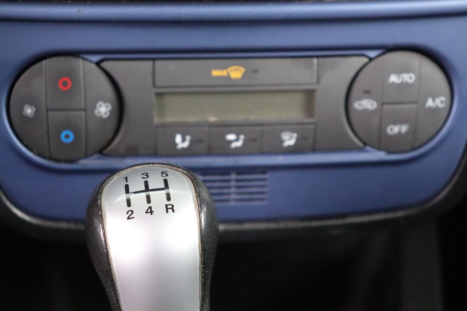 Fahrzeugabbildung Ford Fiesta 1.4 16V Connection * Klimaautom.