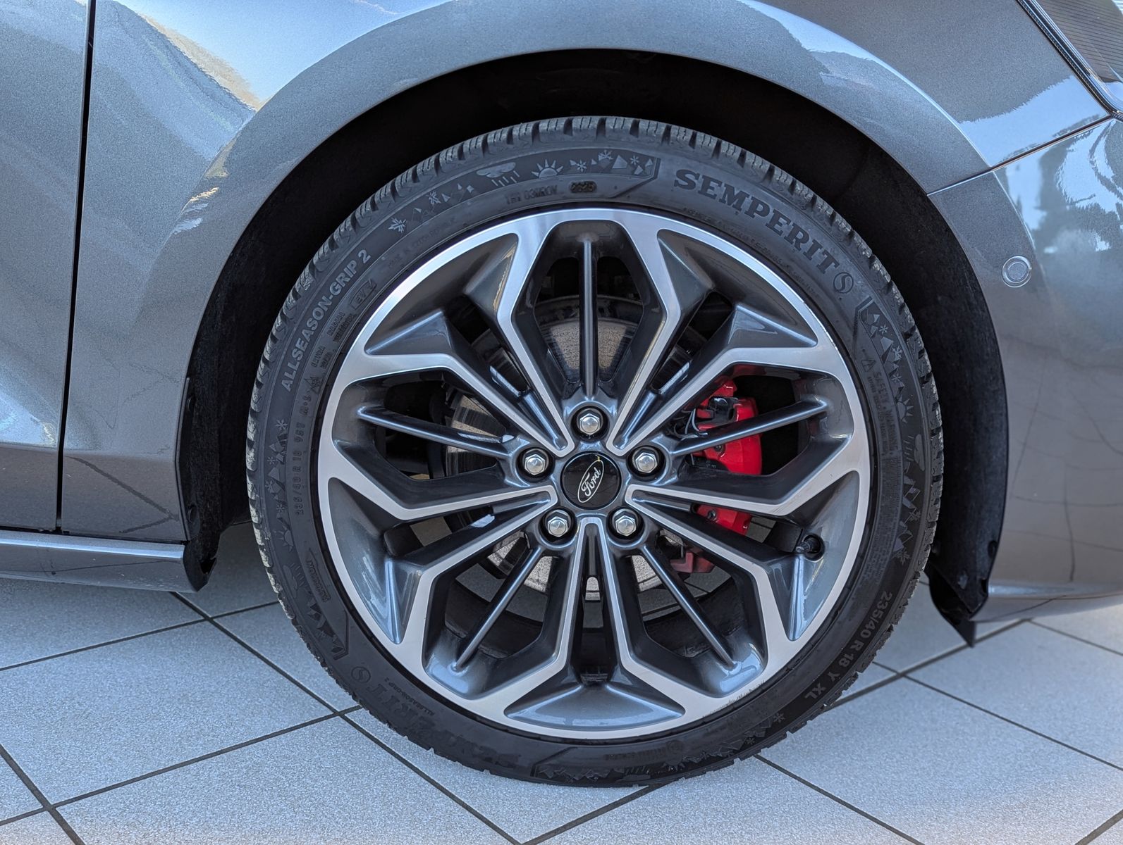Fahrzeugabbildung Ford Focus 1.0 ST-Line X Styling Matrix B&O Pano 18"