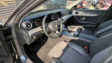 Mercedes E 200 - 11