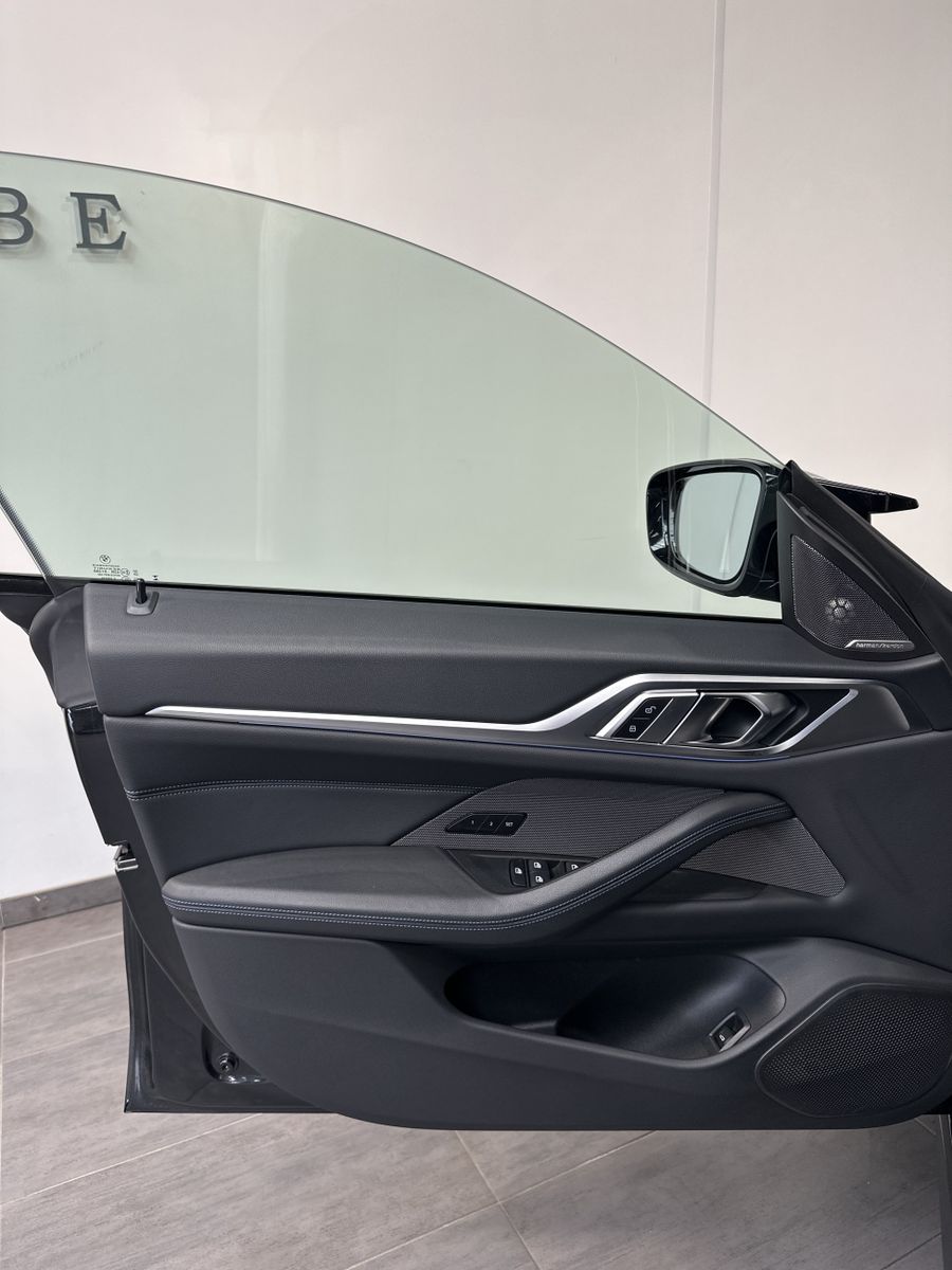 Fahrzeugabbildung BMW i4 M50 NAV+LED+GLASDACH+KAM+DIGDISPLAY+DCC+20ZO