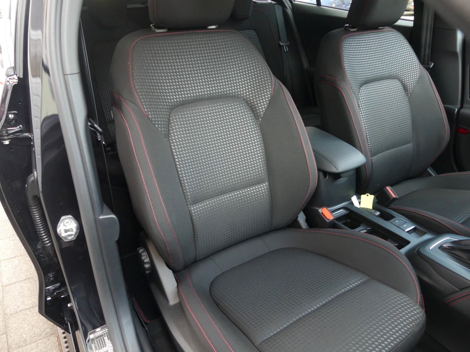 Fahrzeugabbildung Ford Focus Turnier ST-Line X