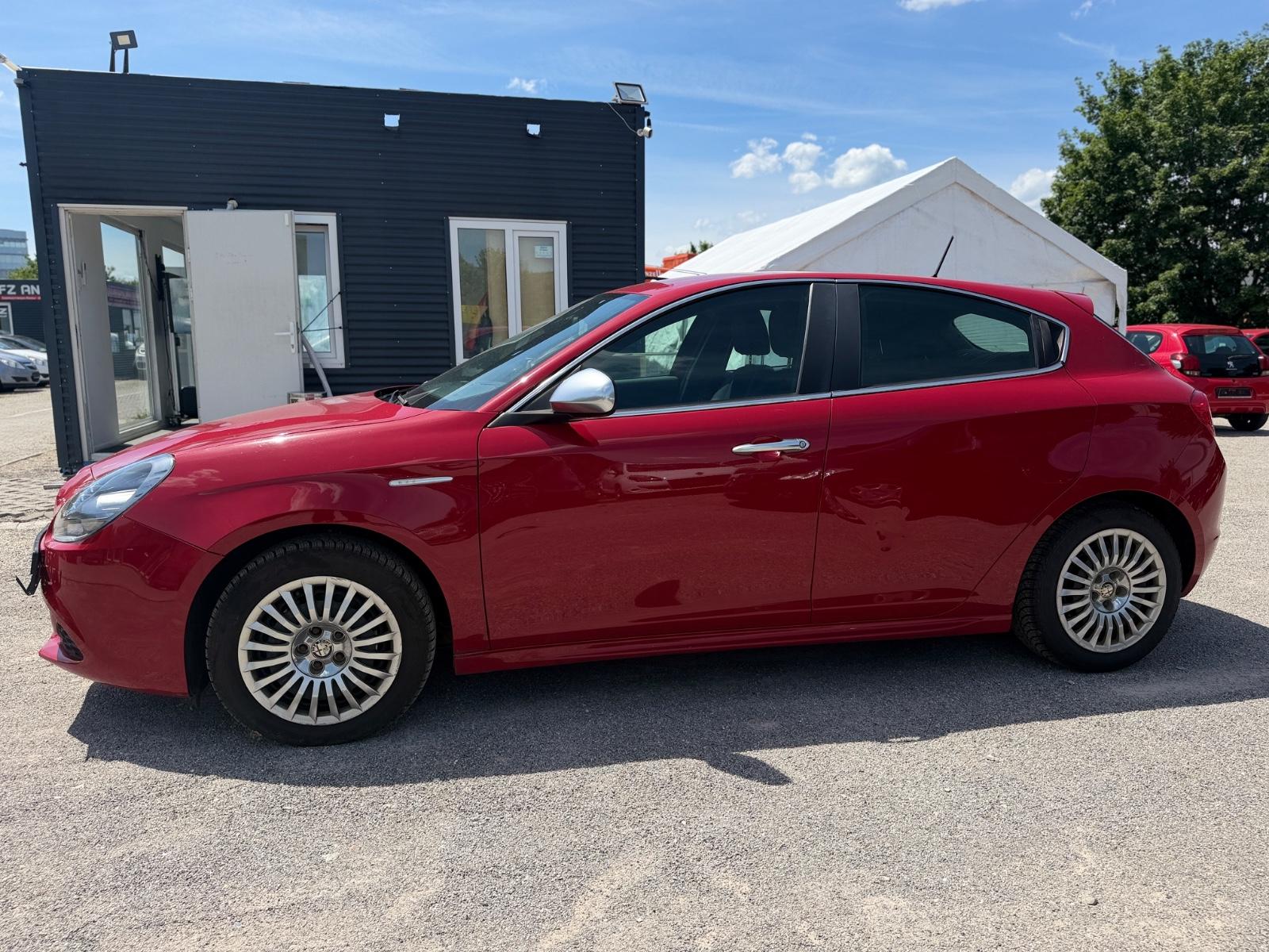 Alfa Romeo Giulietta Turismo *TÜV 8/26* 2. HAND*NAV*