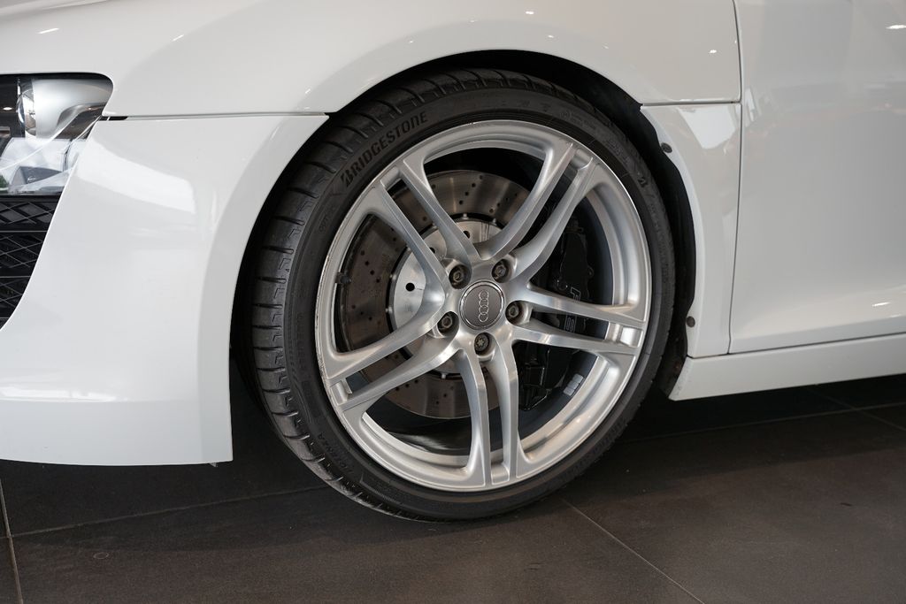 AUDI R8 Coupe 4.2 FSI quattro | Manual transmission AUDI R8 Coupe 4.2 FSI quattro | Manual transmission