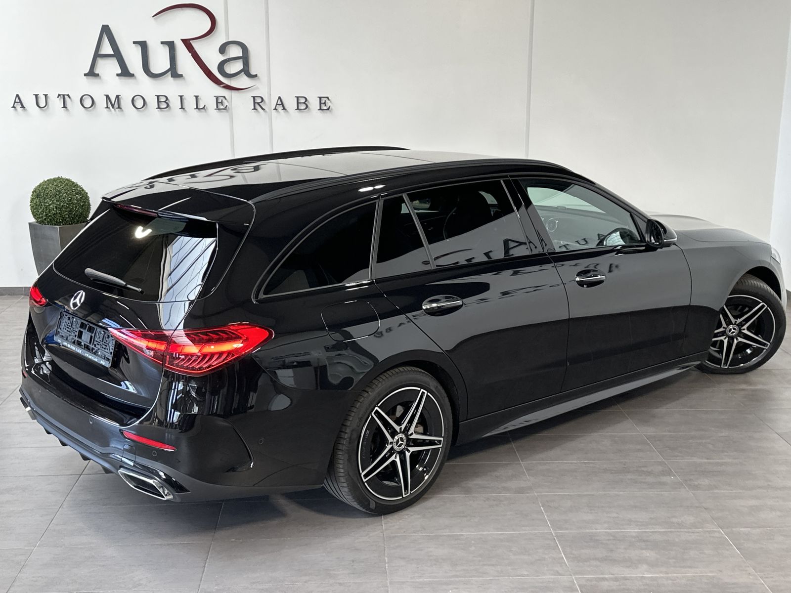 Fahrzeugabbildung Mercedes-Benz C 220d T Edition AMG Line NAV+LED+PANO+BURMESTER