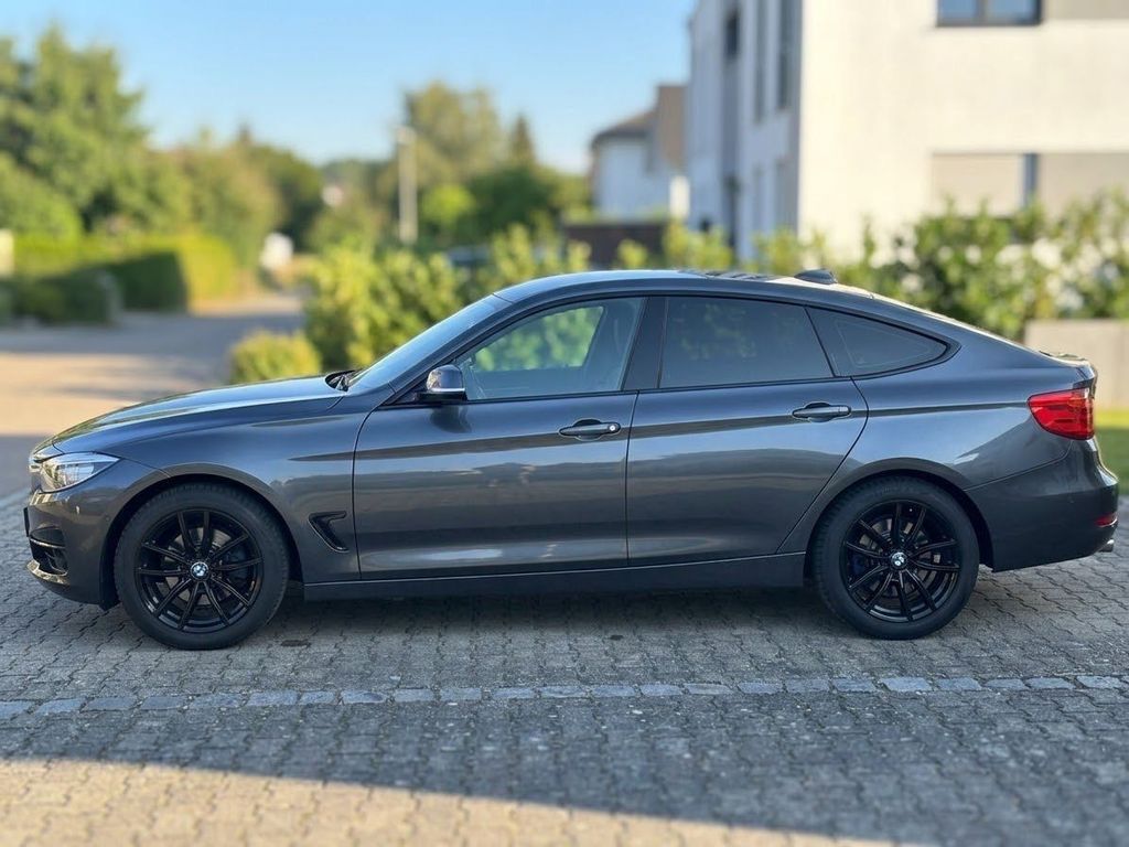 Image of BMW 320