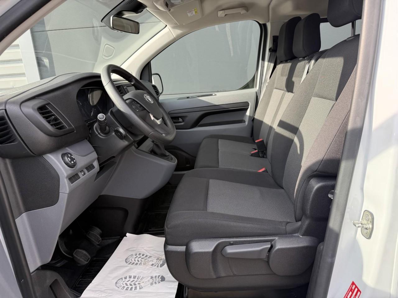 Toyota Proace 2.0 L2 Kombi Comfort NAVI PDC MFL 9SITZER