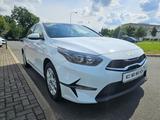 Kia Ceed 1.5T Vision 140PS - mit Benzin-Antrieb: Weiß, Soundsystem