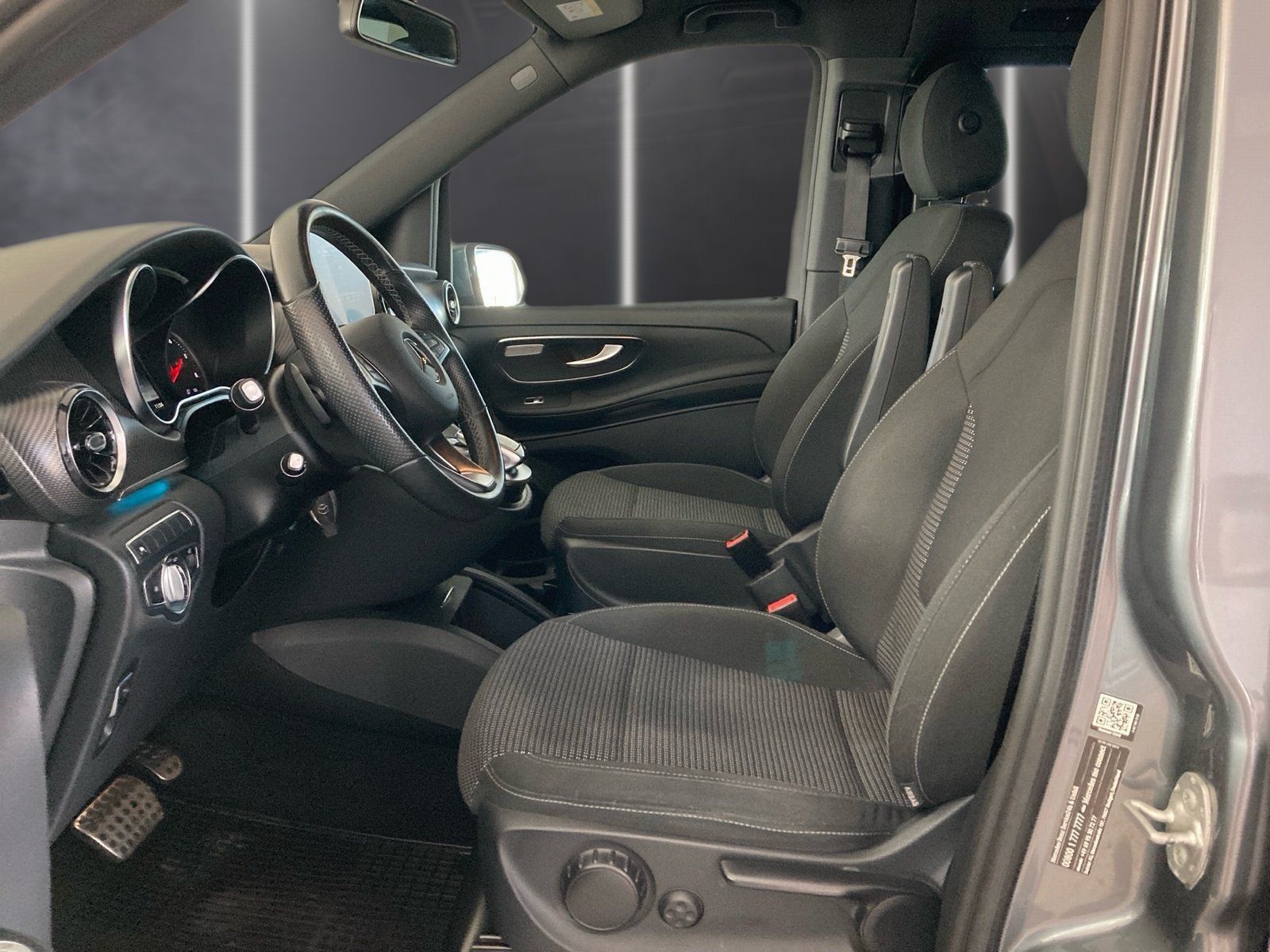 Fahrzeugabbildung Mercedes-Benz V 300 d AMG lang*AHK*STDHZG*Distro*TOT*ILS*Burm*