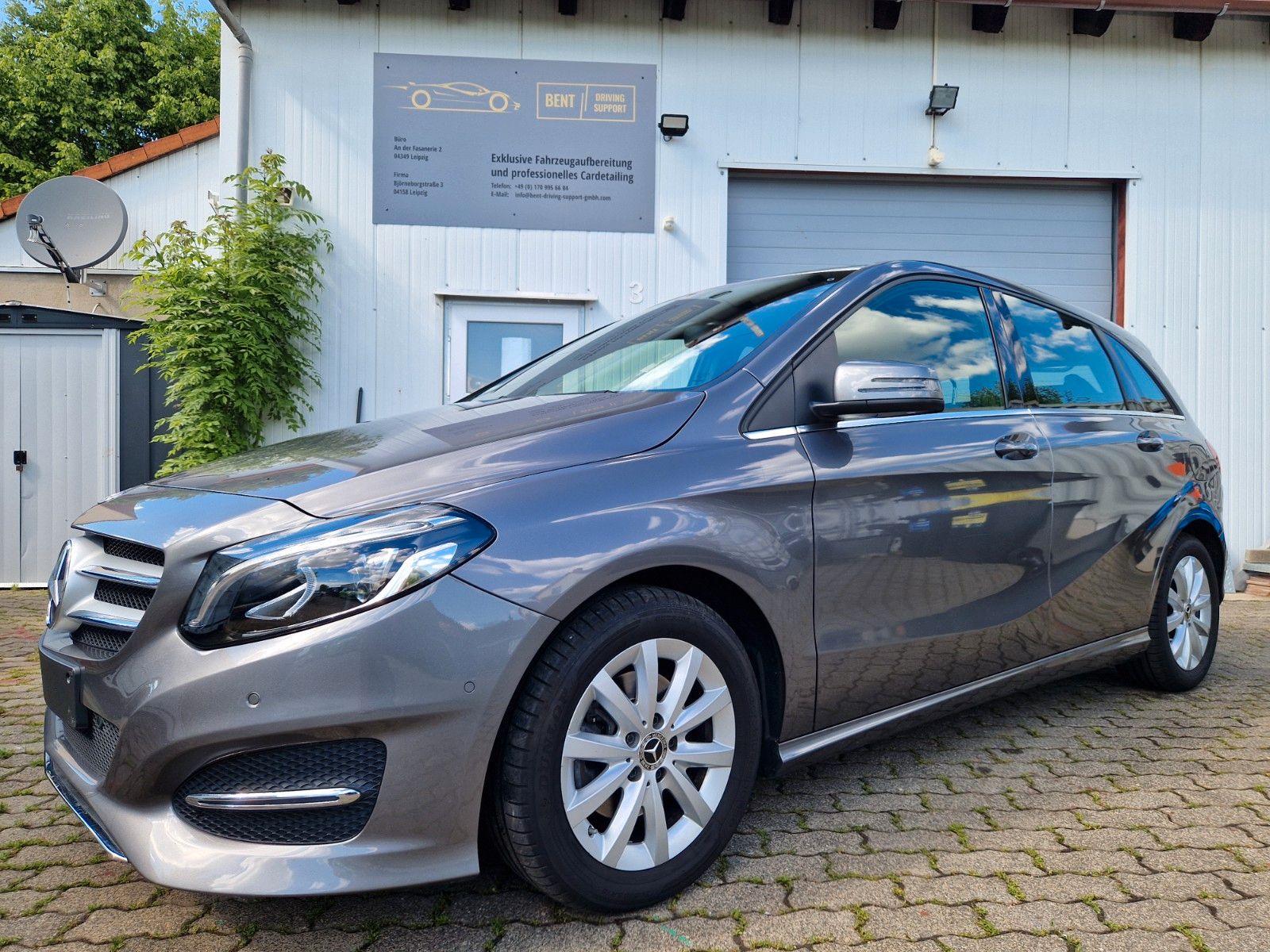 MERCEDES-BENZ B180,LED,KAMERA, NAVI,Urban Style Edition