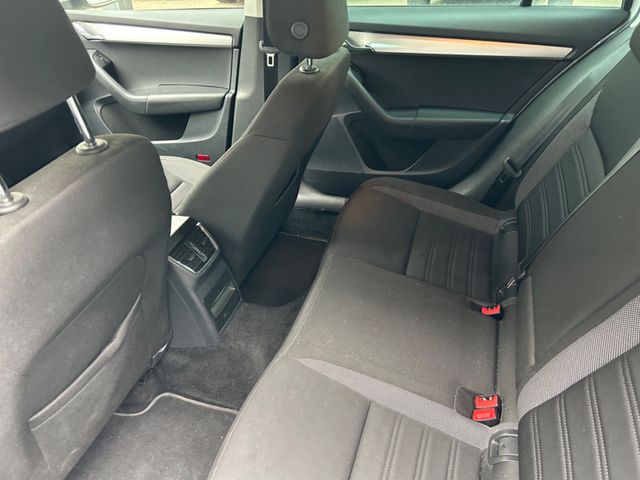 Fahrzeugabbildung Skoda Octavia Combi 1.6 TDI +Navi+CarPlay+SHZ+BT+USB