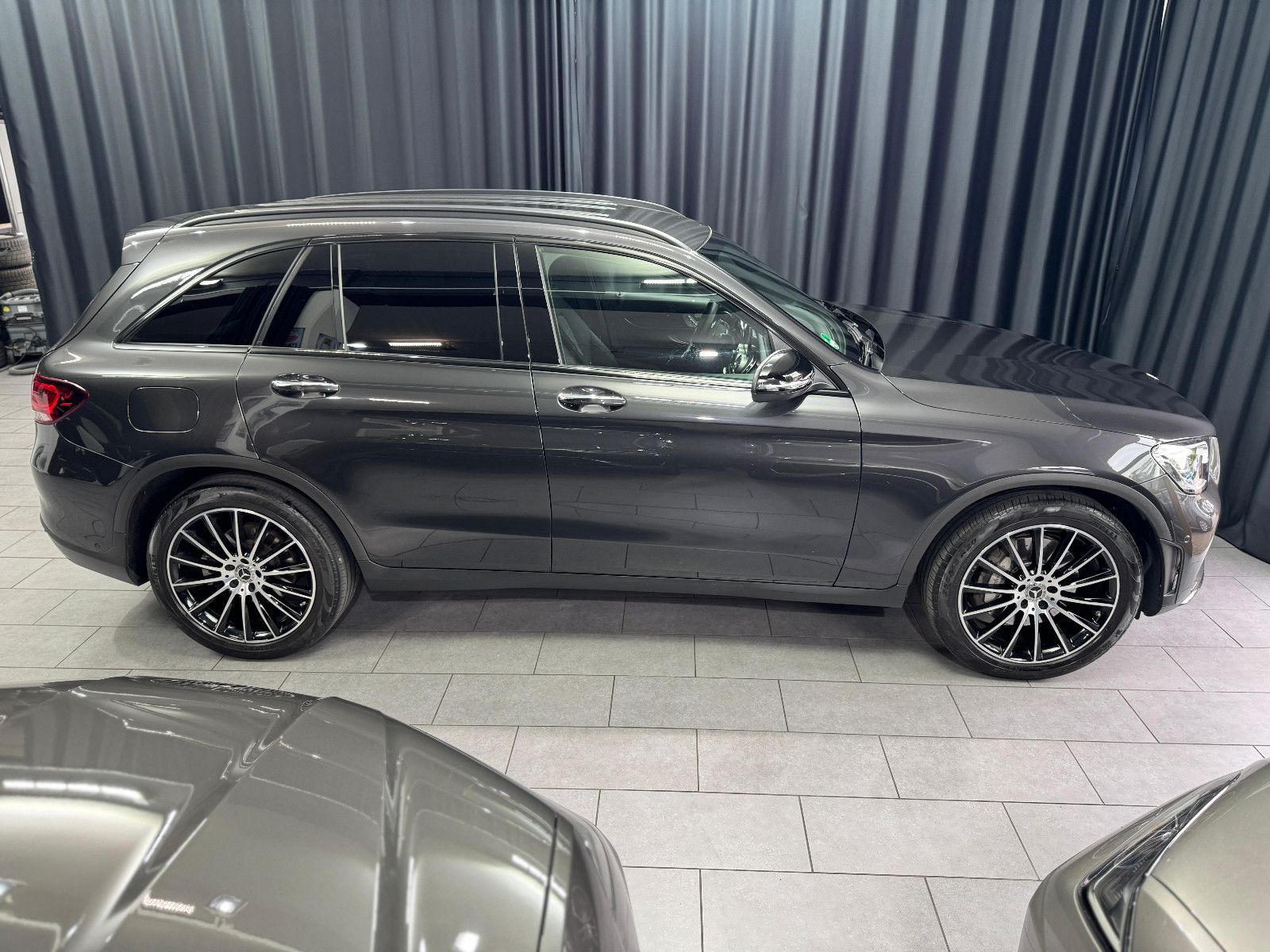 Fahrzeugabbildung Mercedes-Benz GLC 400 d 4Matic|AMG-LINE|AHK|STANDHEIZUNG|
