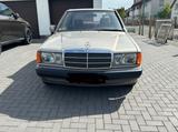 Mercedes-Benz Mercedes  190  2.0l mit Klimaanlage - Mercedes-Benz 190 mit Benzin-Antrieb: Limousine, 2.0