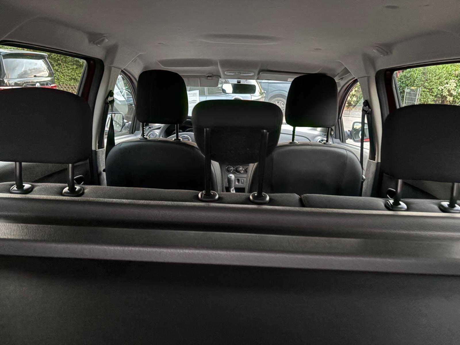 Dacia Logan 2015 — photo 12