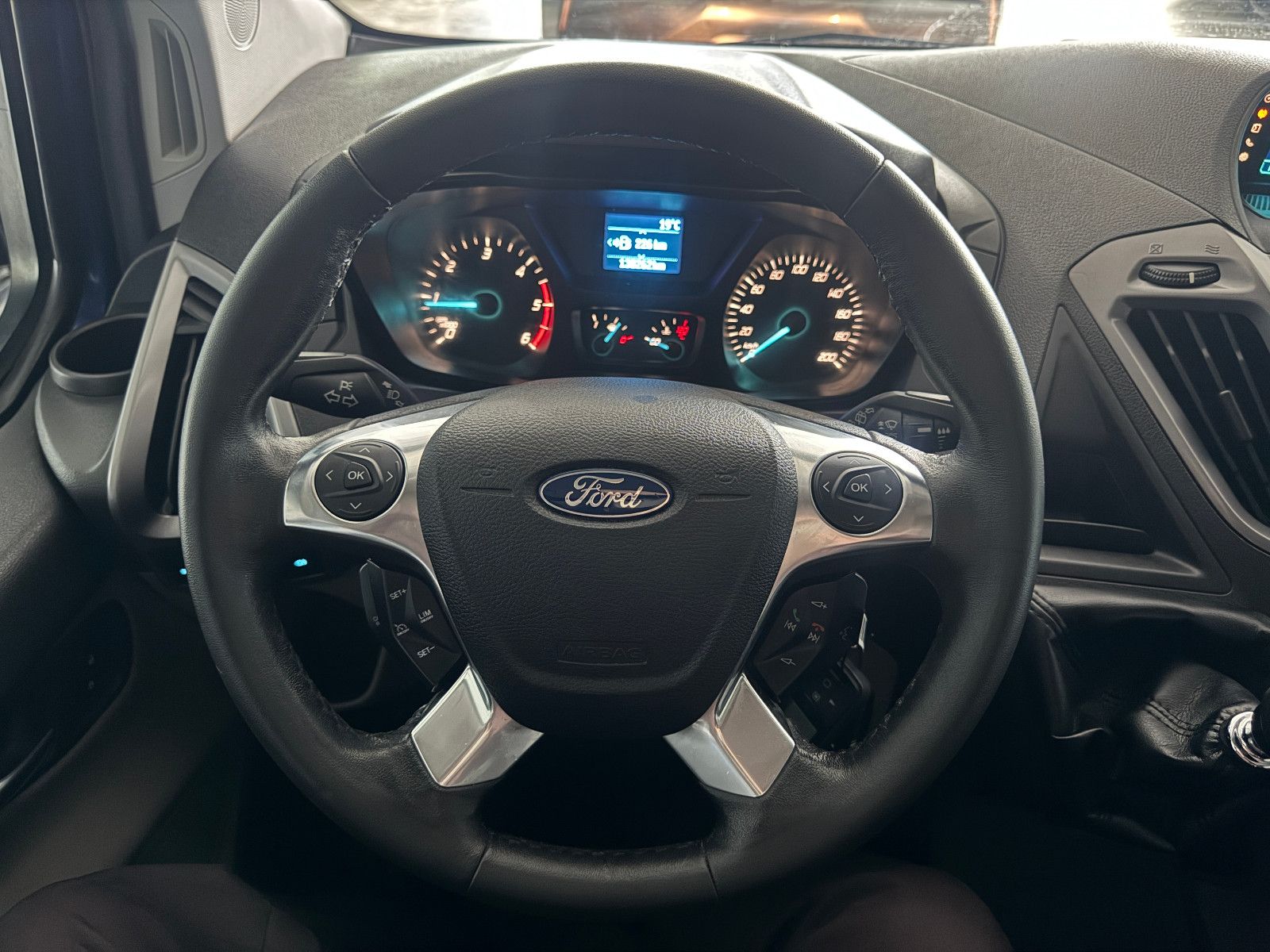 Fahrzeugabbildung Westfalia WESTFALIA BUSINESS EDITION EUROLINE FORD 7SITZER