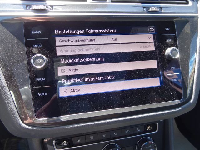 Fahrzeugabbildung Volkswagen Tiguan/R-Line/BlackStyle/Pano/2.Hd/Navi/20Zoll/