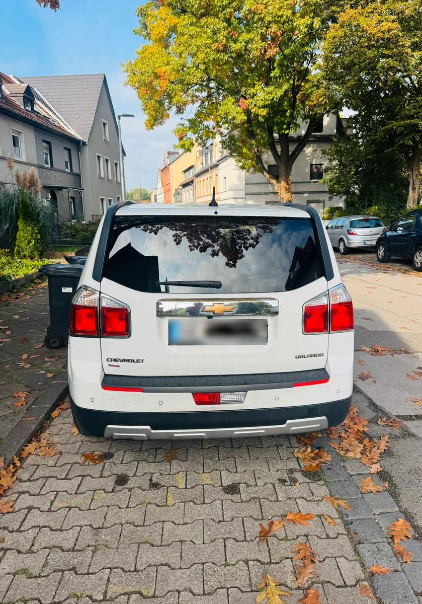 Chevrolet Orlando 2013 — interior