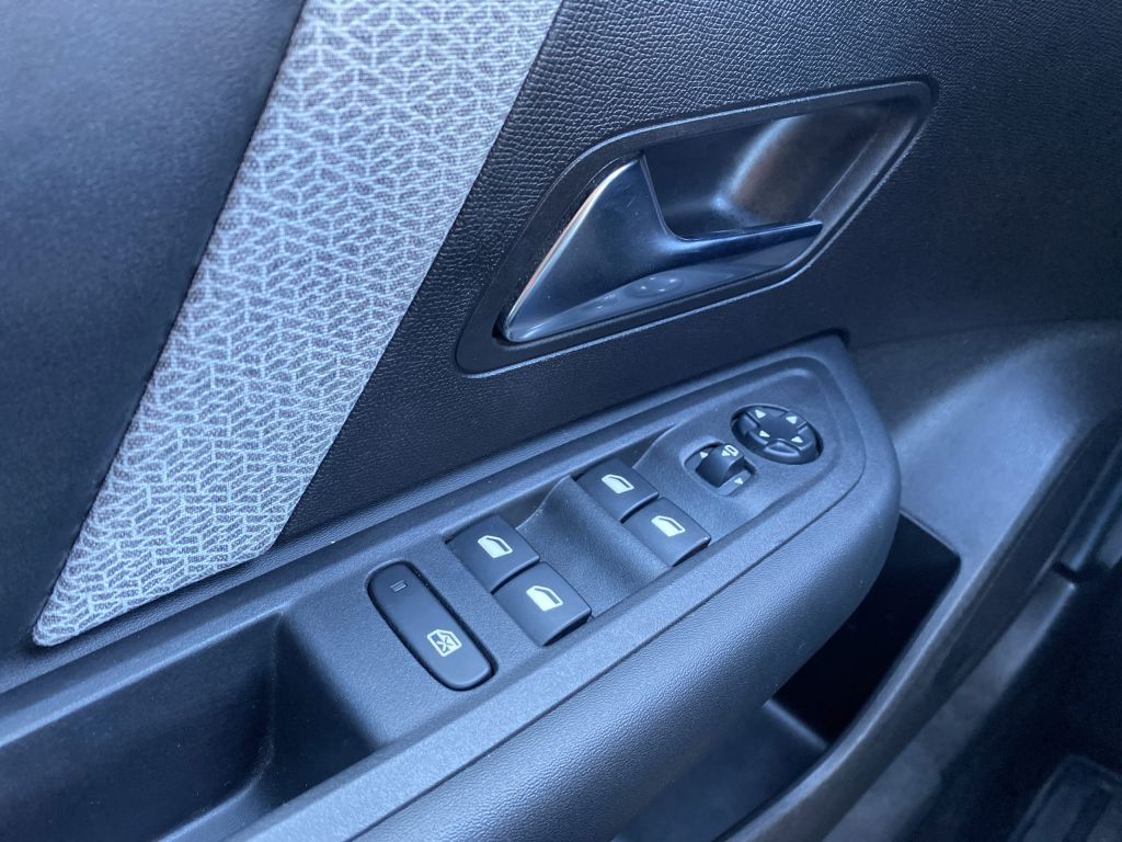 Fahrzeugabbildung Citroën C4 PureTech 130 S&S *AUTOMATIK* FEEL PACK *Sitzh