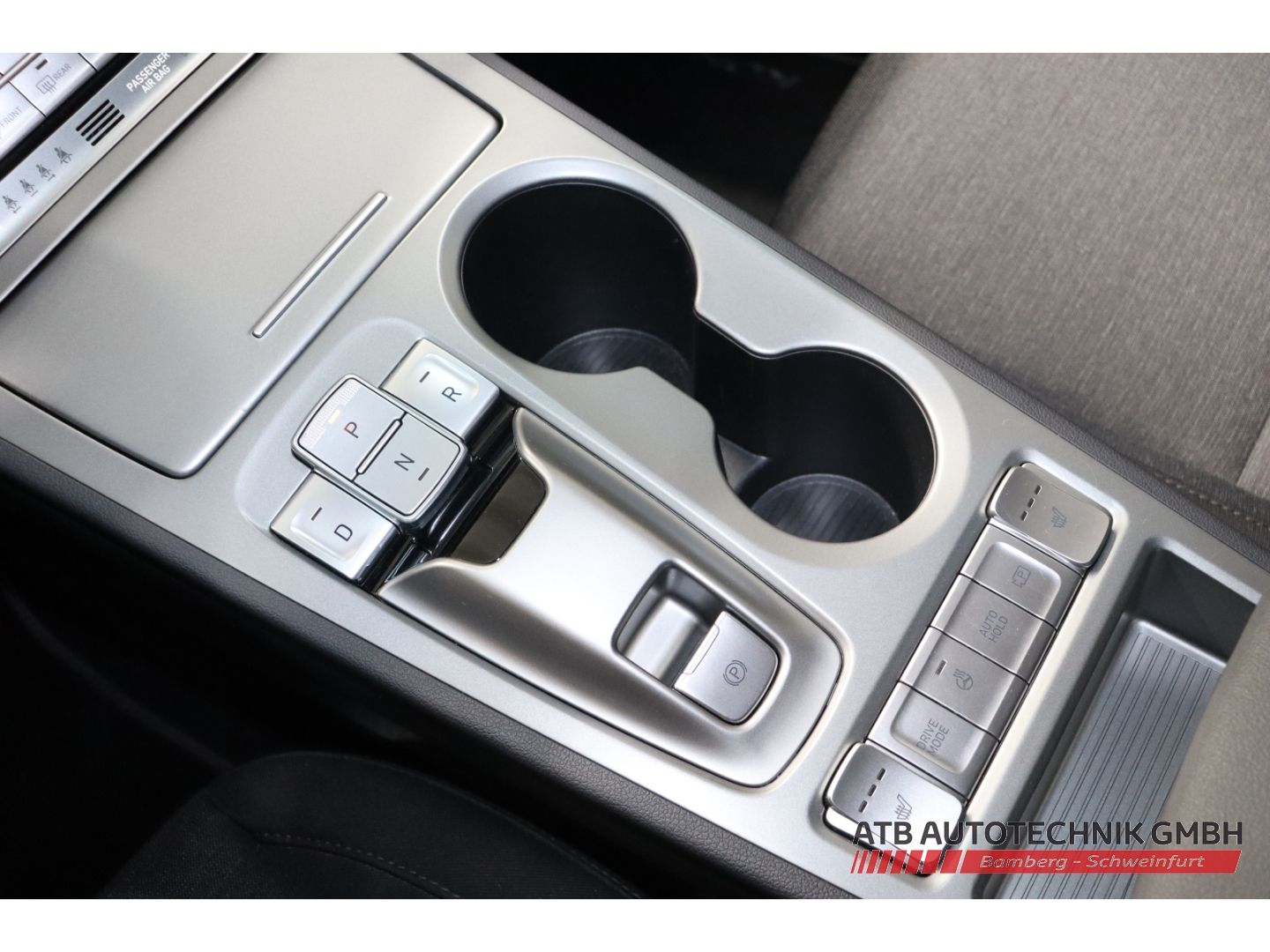 Fahrzeugabbildung Hyundai KONA Elektro Trend 39,2 kWh 2WD AHK-abnehmbar Na