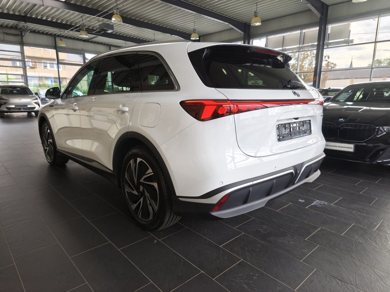 MG S6 EV