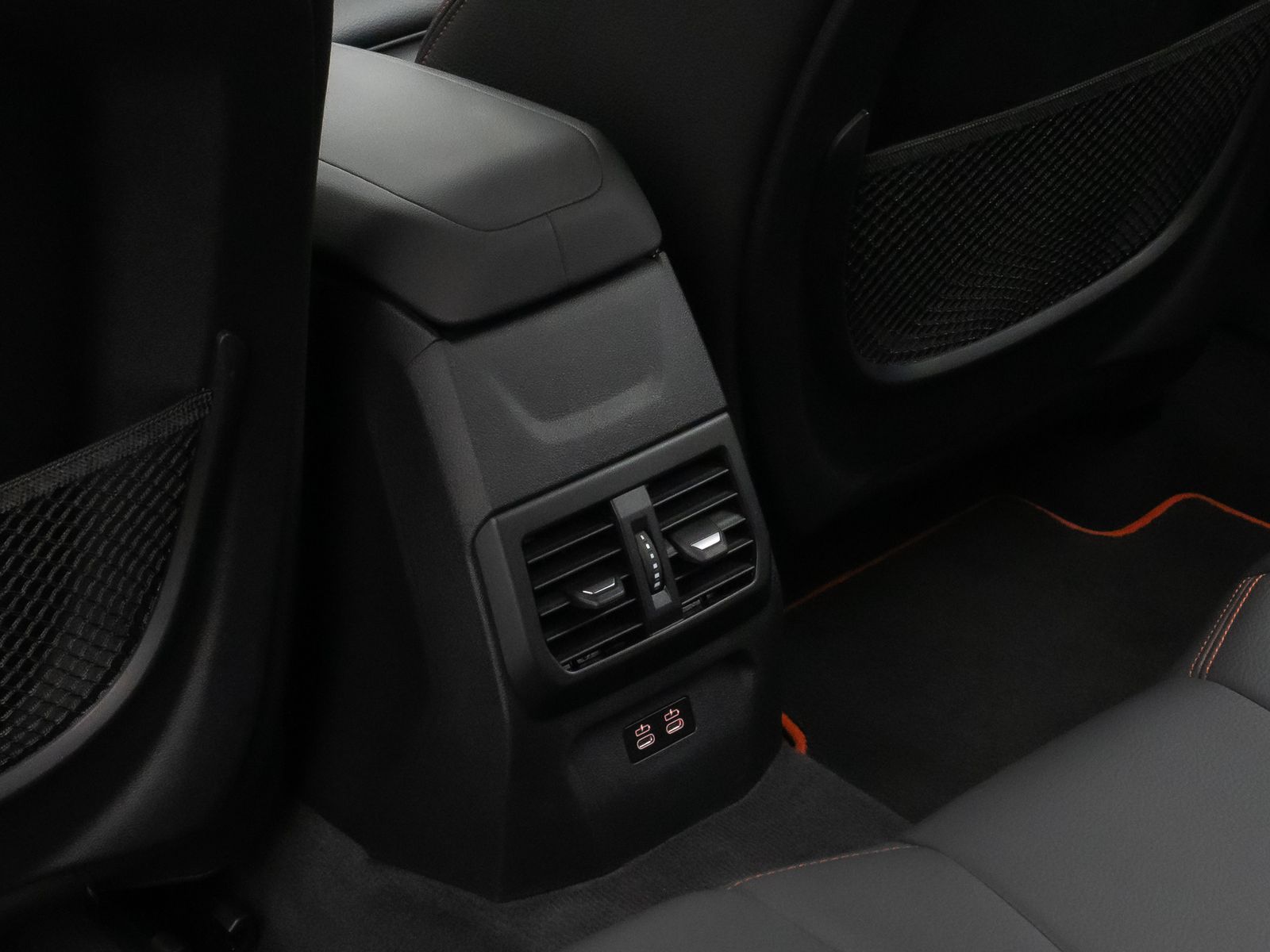 Fahrzeugabbildung BMW 118i Sport Line Kamera DAB HiFi Lenkrhzg Sport