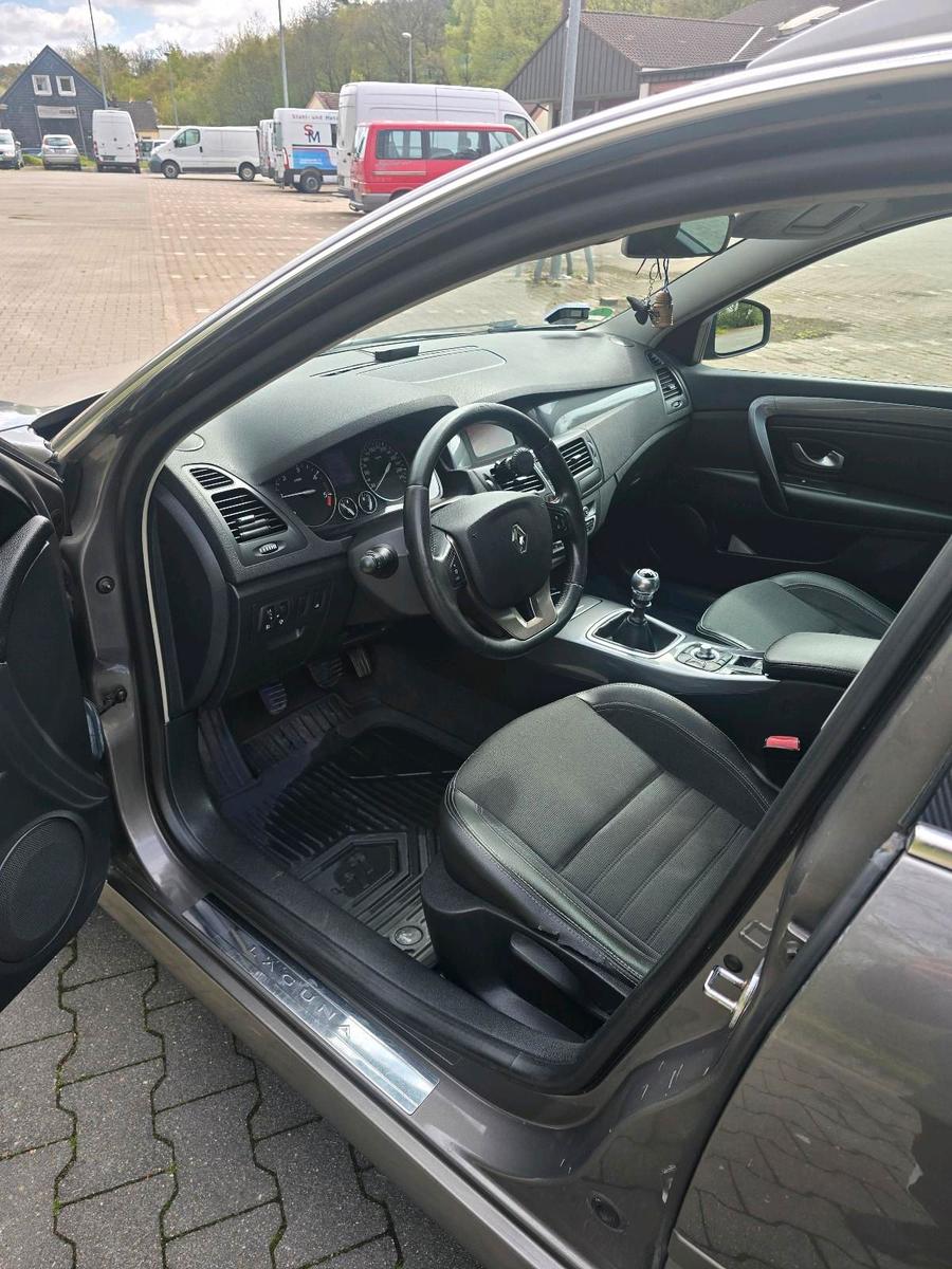 Renault Laguna 2010 — photo 7