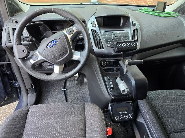 Fahrzeugabbildung Ford Grand Tourneo Connect Paravan Selbstfahrer Rolli