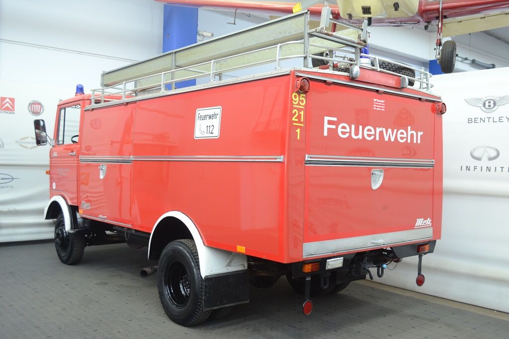 Fahrzeugabbildung Mercedes-Benz MB 813 TLF 8-SFeuerwehr | Tanklöschfahrzeug |