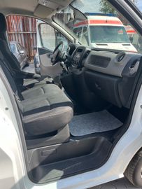 Renault Trafic - 10